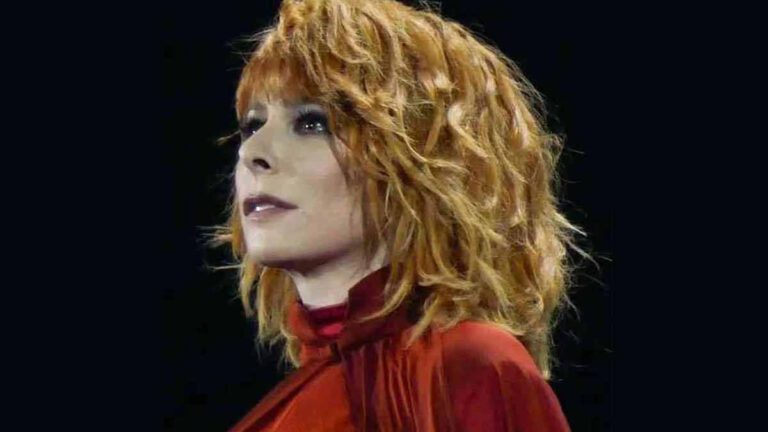 Mylène Farmer obligée de quitter Paris à cause d’une folle raison  les photos de sa demeure révélées !